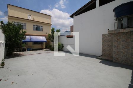 Casa à venda com 50m², 4 quartos e 2 vagasQuintal
