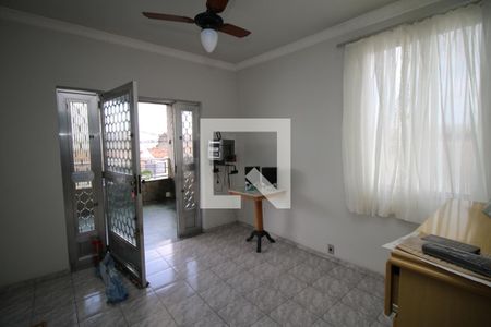 Casa à venda com 50m², 4 quartos e 2 vagasSala 2º piso