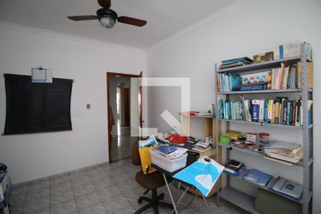 Casa à venda com 50m², 4 quartos e 2 vagasQuarto 4