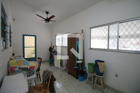 Casa à venda com 50m², 4 quartos e 2 vagasÁrea de Serviço