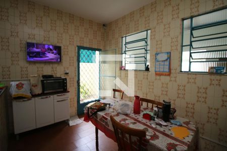 Casa à venda com 50m², 4 quartos e 2 vagasCozinha e Copa