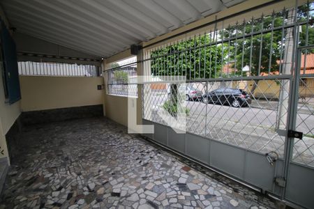 Casa à venda com 50m², 4 quartos e 2 vagasGaragem