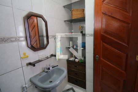 Casa à venda com 50m², 4 quartos e 2 vagasBanheiro da Suíte 3