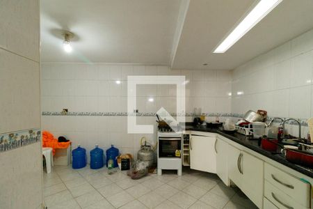 Casa à venda com 186m², 4 quartos e 2 vagas Casa à venda com 186m², 4 quartos e 2 vagasCozinha