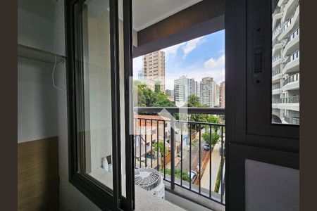 Varanda de kitnet/studio à venda com 1 quarto, 23m² em Paraíso, São Paulo