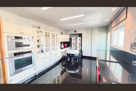 Apartamento à venda com 248m², 3 quartos e 4 vagasCozinha