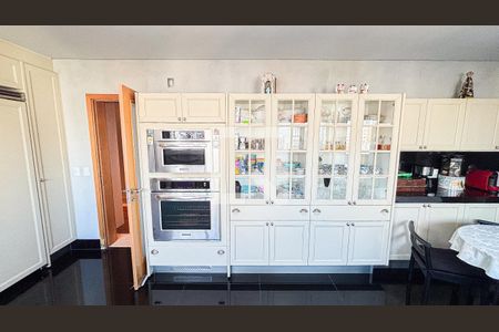 Apartamento à venda com 248m², 3 quartos e 4 vagasCozinha