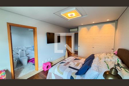 Apartamento à venda com 248m², 3 quartos e 4 vagasSuite 1