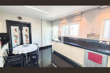 Apartamento à venda com 248m², 3 quartos e 4 vagasCozinha