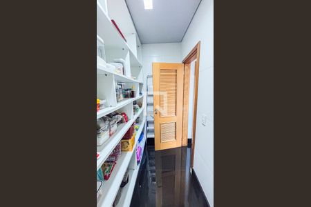 Apartamento à venda com 248m², 3 quartos e 4 vagasDespensa