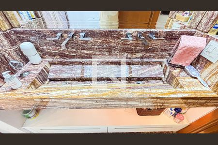 Apartamento à venda com 248m², 3 quartos e 4 vagasBanheiro da Suíte 3