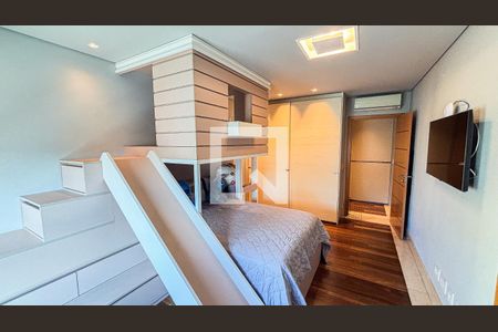 Apartamento à venda com 248m², 3 quartos e 4 vagasSuite 2