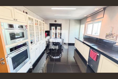 Apartamento à venda com 248m², 3 quartos e 4 vagasCozinha