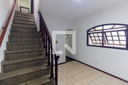 Casa para alugar com 260m², 5 quartos e 2 vagas Casa para alugar com 260m², 5 quartos e 2 vagasSala de Jantar