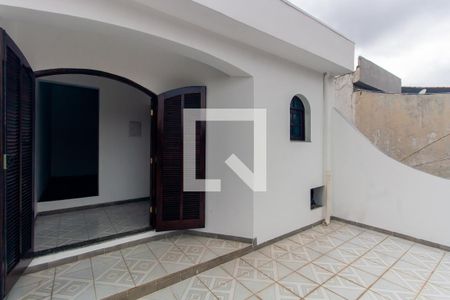 Casa para alugar com 260m², 5 quartos e 2 vagas Casa para alugar com 260m², 5 quartos e 2 vagasVaranda Suíte 2