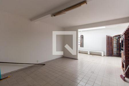 Casa para alugar com 260m², 5 quartos e 2 vagas Casa para alugar com 260m², 5 quartos e 2 vagasÁrea de Serviço