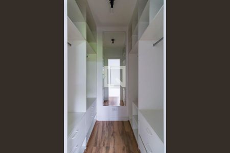 Apartamento à venda com 127m², 4 quartos e 2 vagas Apartamento à venda com 127m², 4 quartos e 2 vagasCloset do quarto 4