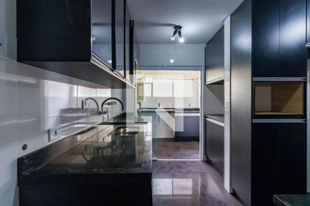 Apartamento à venda com 127m², 4 quartos e 2 vagas Apartamento à venda com 127m², 4 quartos e 2 vagasCozinha