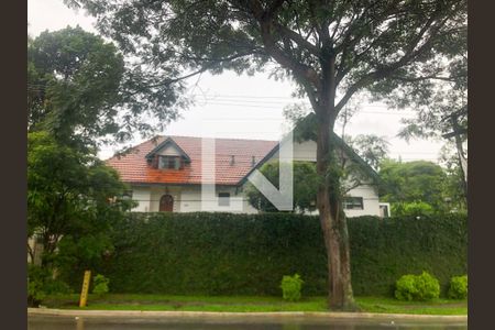 Casa para alugar com 460m², 5 quartos e 4 vagasFachada