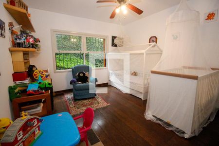 Casa à venda com 460m², 5 quartos e 4 vagasQuarto