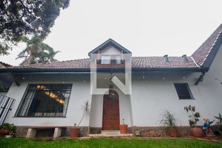 Casa para alugar com 460m², 5 quartos e 4 vagasFachada