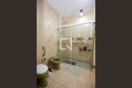 Casa à venda com 460m², 5 quartos e 4 vagasBanheiro da Suíte 1