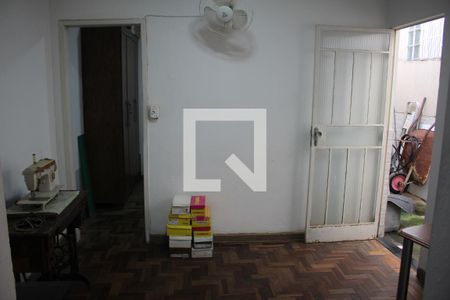 Casa à venda com 180m², 3 quartos e 3 vagasSala 2