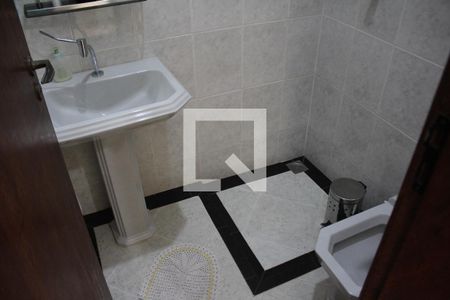 Casa à venda com 180m², 3 quartos e 3 vagasBanheiro