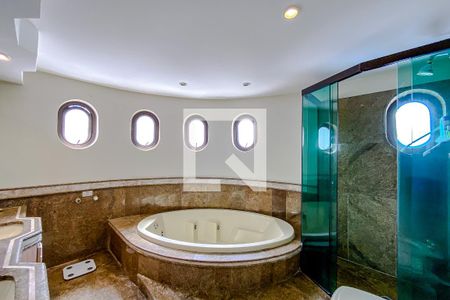 Apartamento à venda com 375m², 4 quartos e 4 vagasBanheiro da Suíte 4