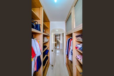 Apartamento à venda com 375m², 4 quartos e 4 vagasCloset da Suíte 4