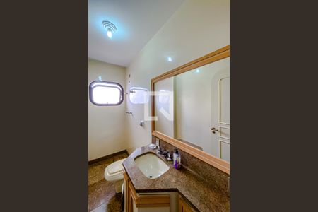 Apartamento à venda com 375m², 4 quartos e 4 vagasBanheiro da Suíte 1