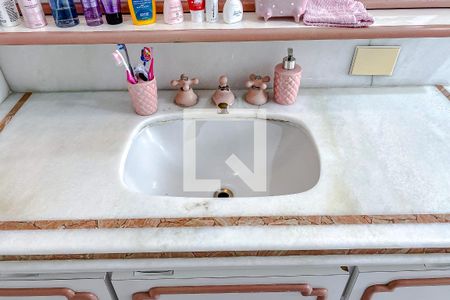 Apartamento à venda com 375m², 4 quartos e 4 vagasBanheiro da Suíte 3