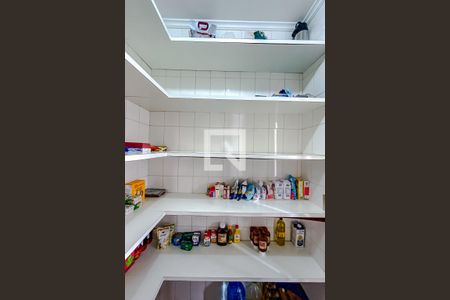 Apartamento à venda com 375m², 4 quartos e 4 vagasDespensa