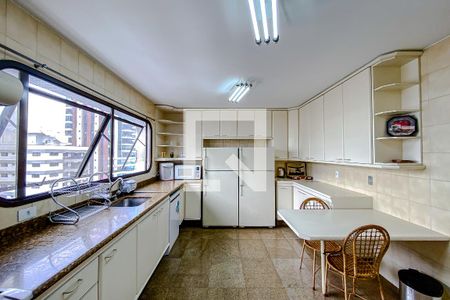 Apartamento à venda com 375m², 4 quartos e 4 vagasCozinha