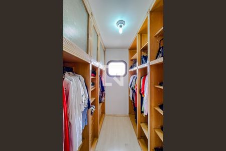 Apartamento à venda com 375m², 4 quartos e 4 vagasCloset da Suíte 4