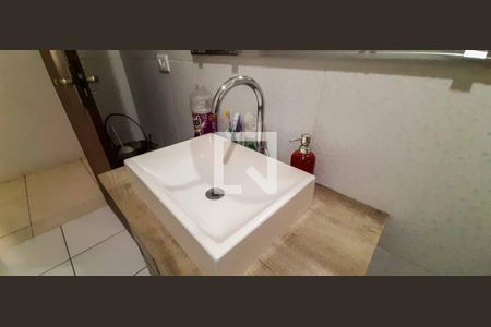 Casa à venda com 278m², 3 quartos e 4 vagas Casa à venda com 278m², 3 quartos e 4 vagasBanheiro Social