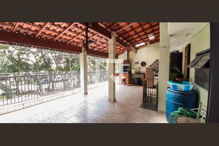 Casa à venda com 278m², 3 quartos e 4 vagas Casa à venda com 278m², 3 quartos e 4 vagasÁrea de Serviço