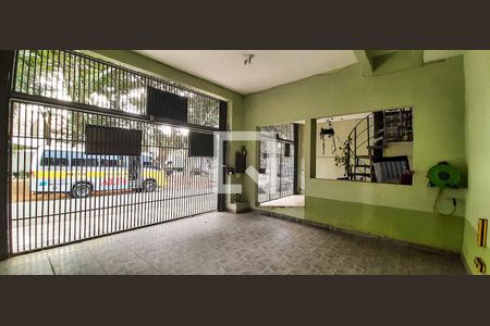 Casa à venda com 278m², 3 quartos e 4 vagas Casa à venda com 278m², 3 quartos e 4 vagasGaragem