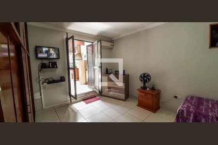 Casa à venda com 278m², 3 quartos e 4 vagas Casa à venda com 278m², 3 quartos e 4 vagasQuarto 1