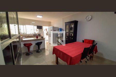 Casa à venda com 278m², 3 quartos e 4 vagas Casa à venda com 278m², 3 quartos e 4 vagasCozinha