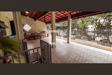 Casa à venda com 278m², 3 quartos e 4 vagas Casa à venda com 278m², 3 quartos e 4 vagasÁrea de Serviço