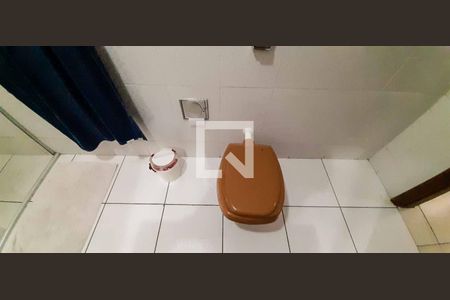 Casa à venda com 278m², 3 quartos e 4 vagas Casa à venda com 278m², 3 quartos e 4 vagasBanheiro Social