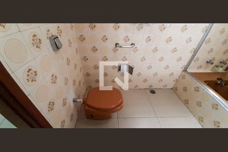 Casa à venda com 278m², 3 quartos e 4 vagas Casa à venda com 278m², 3 quartos e 4 vagasBanheiro