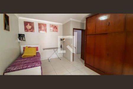 Casa à venda com 278m², 3 quartos e 4 vagas Casa à venda com 278m², 3 quartos e 4 vagasQuarto 1