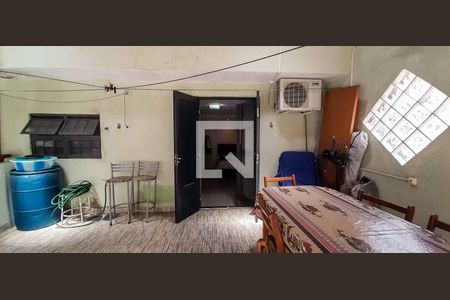 Casa à venda com 278m², 3 quartos e 4 vagas Casa à venda com 278m², 3 quartos e 4 vagasQuarto 2