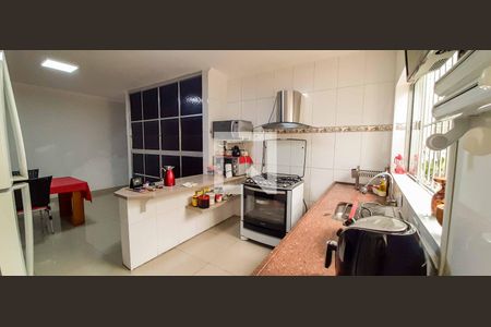 Casa à venda com 278m², 3 quartos e 4 vagas Casa à venda com 278m², 3 quartos e 4 vagasCozinha
