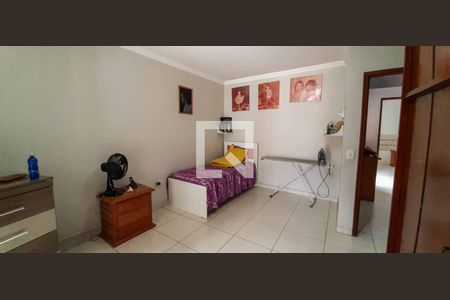 Casa à venda com 278m², 3 quartos e 4 vagas Casa à venda com 278m², 3 quartos e 4 vagasQuarto 1