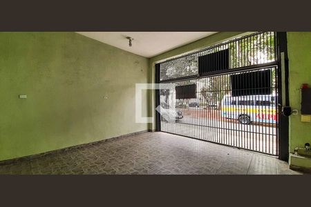 Casa à venda com 278m², 3 quartos e 4 vagas Casa à venda com 278m², 3 quartos e 4 vagasGaragem