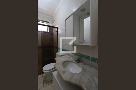 Casa de condomínio para alugar com 105m², 3 quartos e 2 vagasBanheiro da Suíte