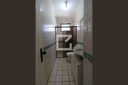 Casa de condomínio para alugar com 105m², 3 quartos e 2 vagasBanheiro da Suíte